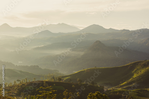Obraz na płótnie morning in the mountains w salonie