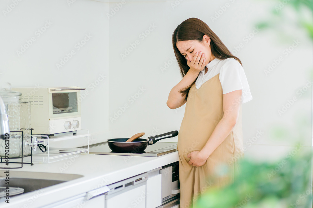 妊娠中に体調不良になる女性(吐き気)
妊娠中に体調不良になる女性(吐き気)