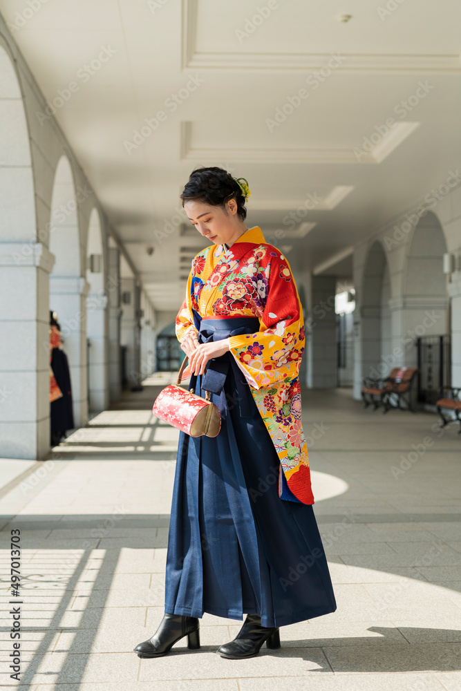 卒業を迎えた女子大学生