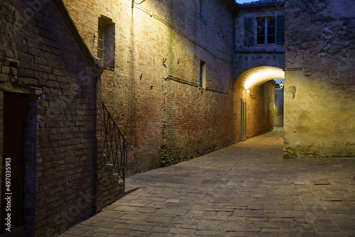 Fototapeta Naklejka Na Ścianę i Meble -  Buonconvento, medieval city in Siena province, by night