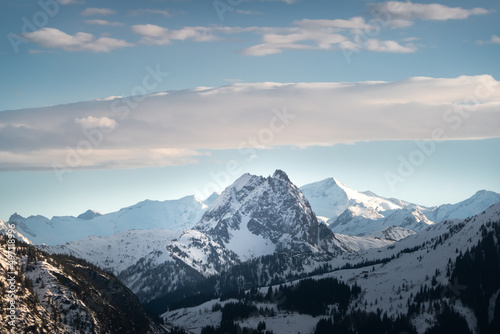 Die Kitzbüheler Alpen mit dem Großen Rettenstein und dem GRoßvenediger im Hintergrund im Winter © ThomasPictures