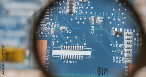 Circuit imprimé grossissement a la loupe
