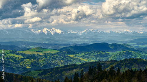 Góry, panorama tatr, zieleń, chmury, krajobraz, las, polana, hale, przyroda, wiosna, lato, szczyty, niebo, śnieg