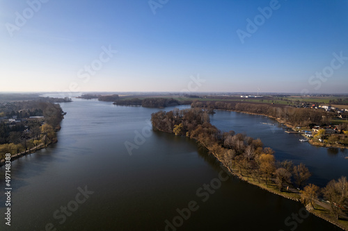 Obraz na płótnie Kruszwica Panorama miasta z lotu ptaka - Krajobraz - jezioro gopło w salonie