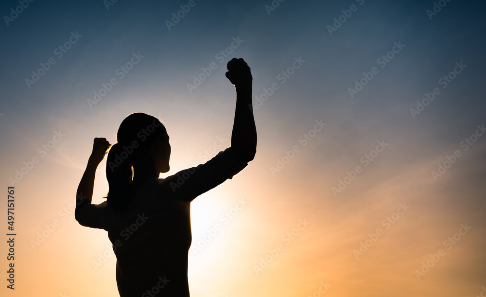 Fototapeta premium silhouette of strong woman 