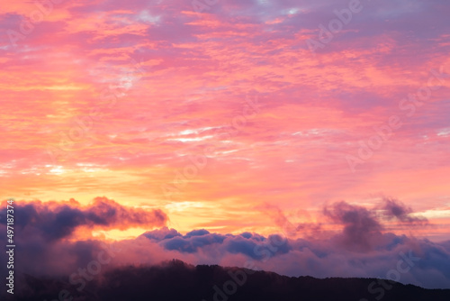 高ボッチ山から見た日の出前の朝焼け © tom-2