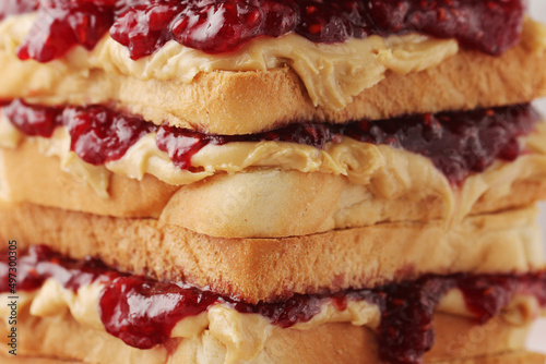 Sandwiches with peanut butter and raspberry jam	