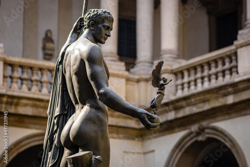 Pinacoteca di Brera, Milano, Statua di Napoleone altri monumenti photo