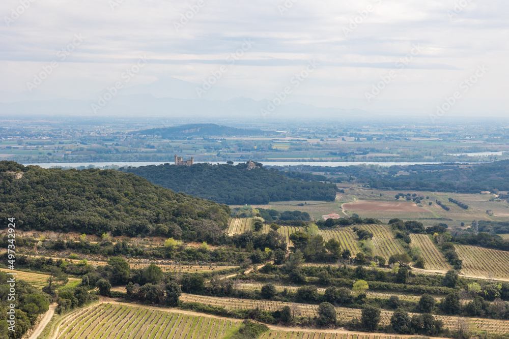 Vue sur la Vallée du Rhône depuis le Château de Gicon (Occitanie, France)