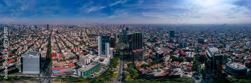 Panorámica aérea de la Ciudad de México. Paseo de la Reforma