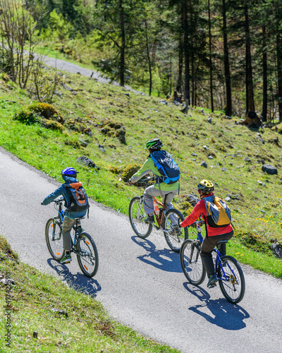 Radtour mit den Kids in den frühlingshaften Allgäuer Alpen