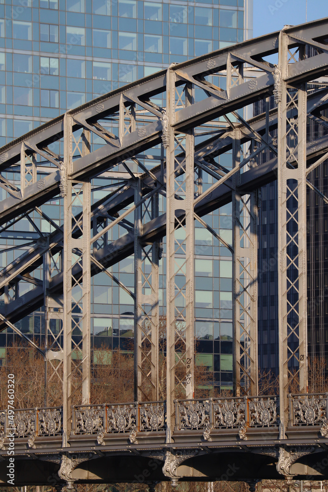 Fototapeta premium Austerlitz Viaduct, a single-deck, steel arch, rail bridge that crosses the Seine in Paris