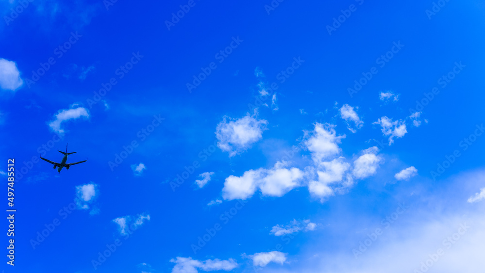 空 空