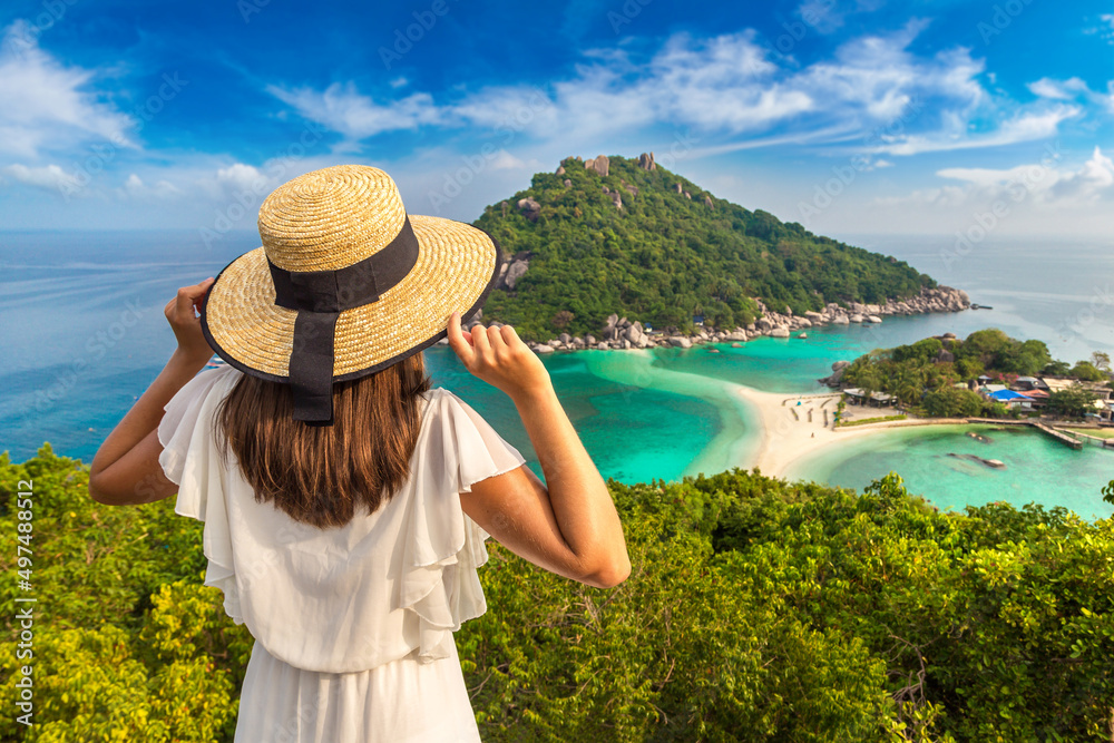 Fototapeta premium Woman at Nang Yuan Island, Koh Tao, Thailand