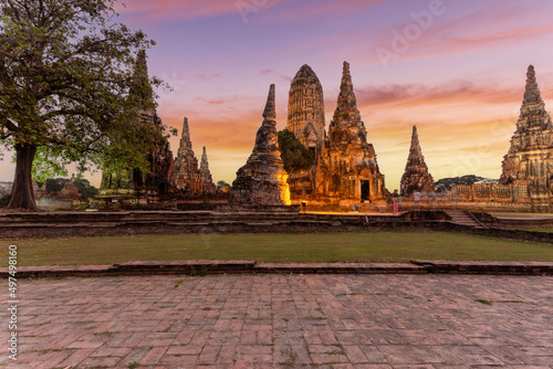 Wat Chaiwatthanaram is a beautiful temple in the Ayutthaya Historical Park area of Ayutthaya, Thailand. © Southtownboy Studio
