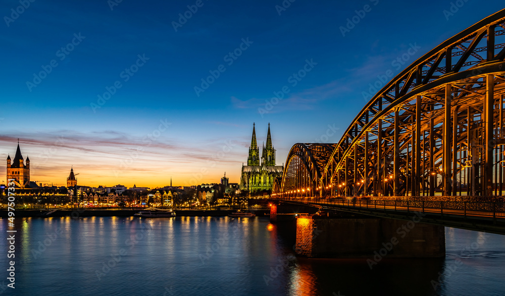 Fototapeta premium Kölner Dom bei Nacht