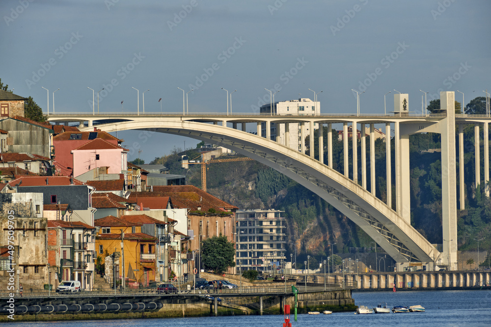 Ponte da Arrabida in Porto, Portugal