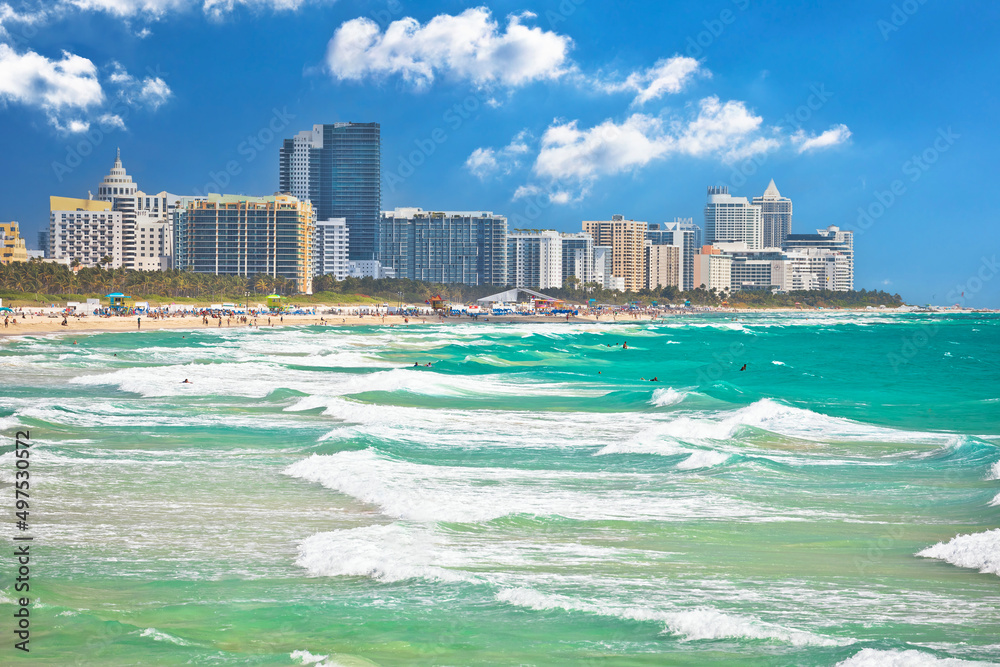 Naklejka premium Miami Beach colorful beach and ocean view