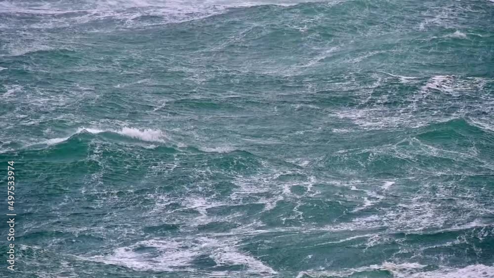 tempête en Bretagne, mer agitée au phare du four