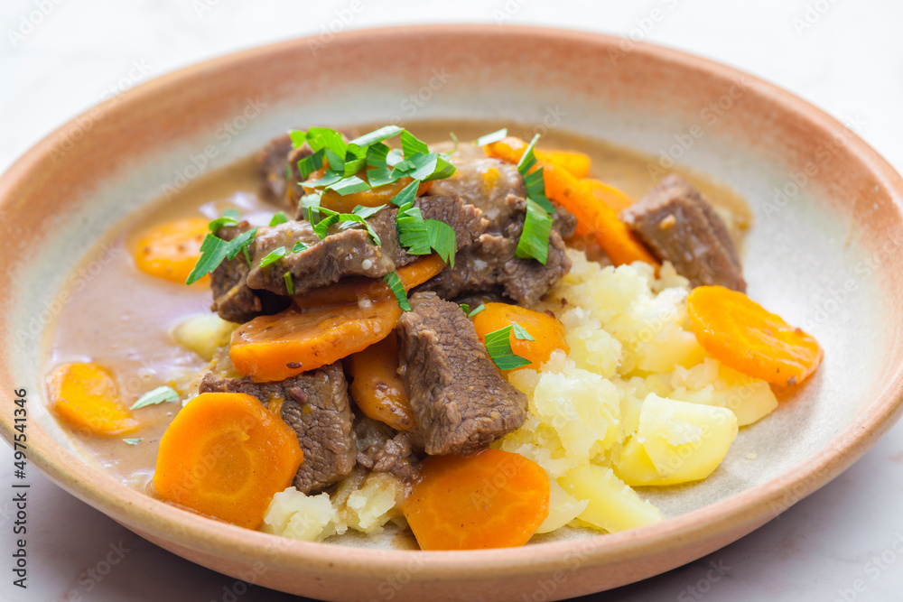 beef stew with carrot and mashed potatoes beef stew with carrot and mashed potatoes