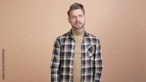 Wallpaper Mural Husband have disagreement girlfriend shout isolated pastel color background Torontodigital.ca