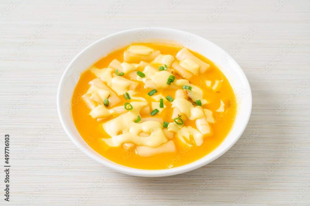 tteokbokki with cheese or Korean rice cake with cheese