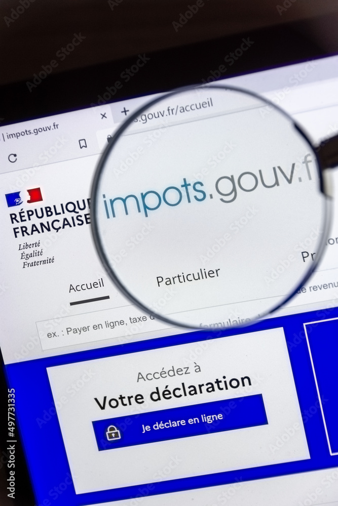 Clamart, France, 8 avril 2022: Détail du site internet gouvernemental  français "impots.gouv.fr" permettant d'effectuer sa déclaration de revenus  et de calculer ses impôts en ligne foto de Stock | Adobe Stock