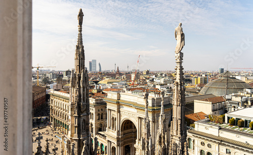 Ausblick vom Dach der Kathedrale auf die Viktor-Emanuel-II.-Galerie in Mailand, Italien © Daniel