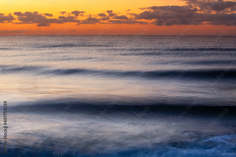 Paesaggio marino al tramonto 