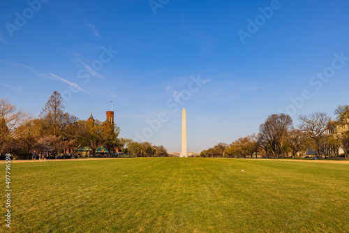 Sunny view of the Washington Monument