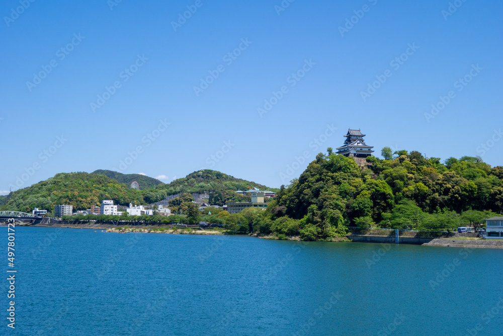 木曽川の佇む犬山城