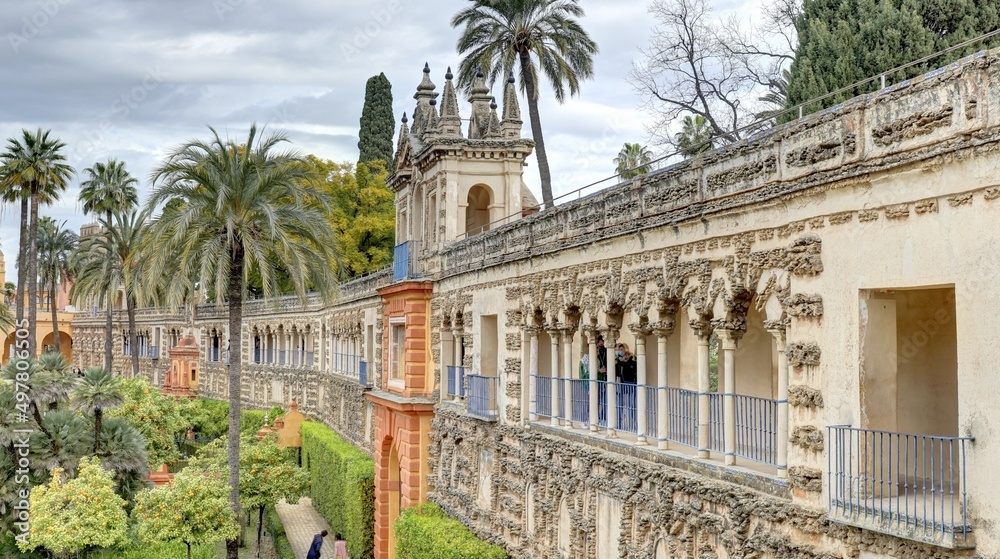 jardin et pavillon à Séville en Andalousie détails de l'architecture arabo-andalouse