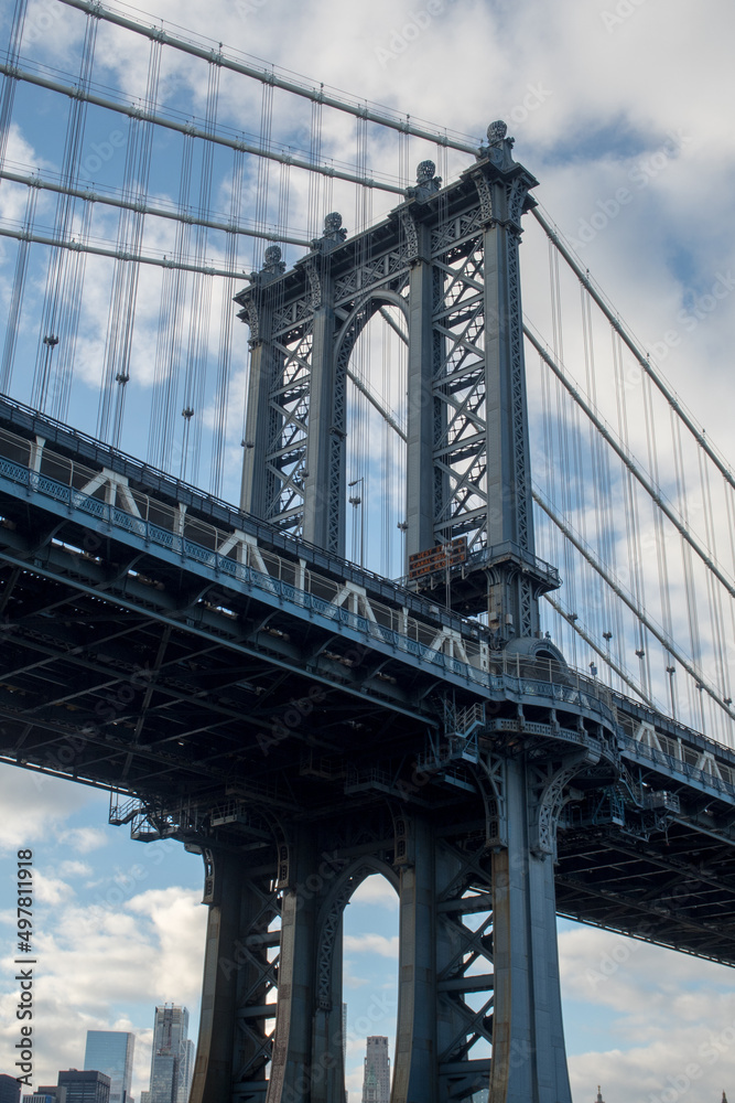Fototapeta premium Looking Across the East River