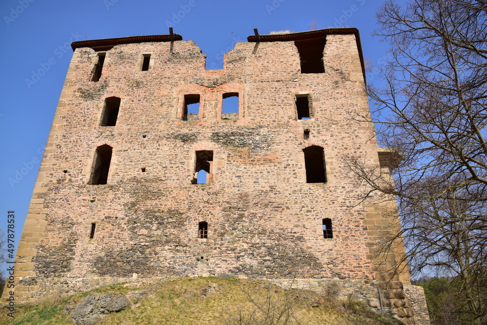 Krakovec castle ruins, early spring