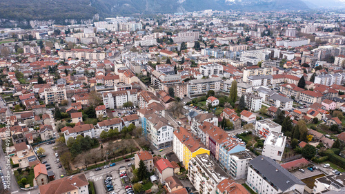 Vue aérienne de la ville de Fontaine en isère photo