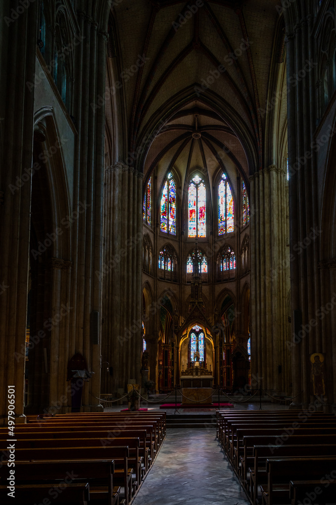 Fototapeta premium interior of cathedral in Bayonne