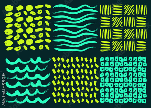 set de lineas tropicales decorativas hechas a mano alzada vector decorativo patrones verdes en fondo verde oscuro manchas de pincel photo