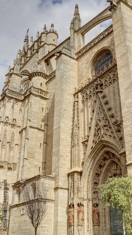 cathédrale de Séville au centre ville et ses rues en Andalousie