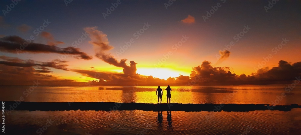 silhouettes au crépuscule  polynesien