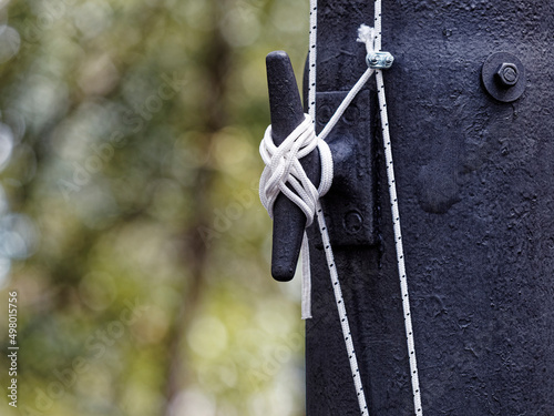 halyard to hoist a flag