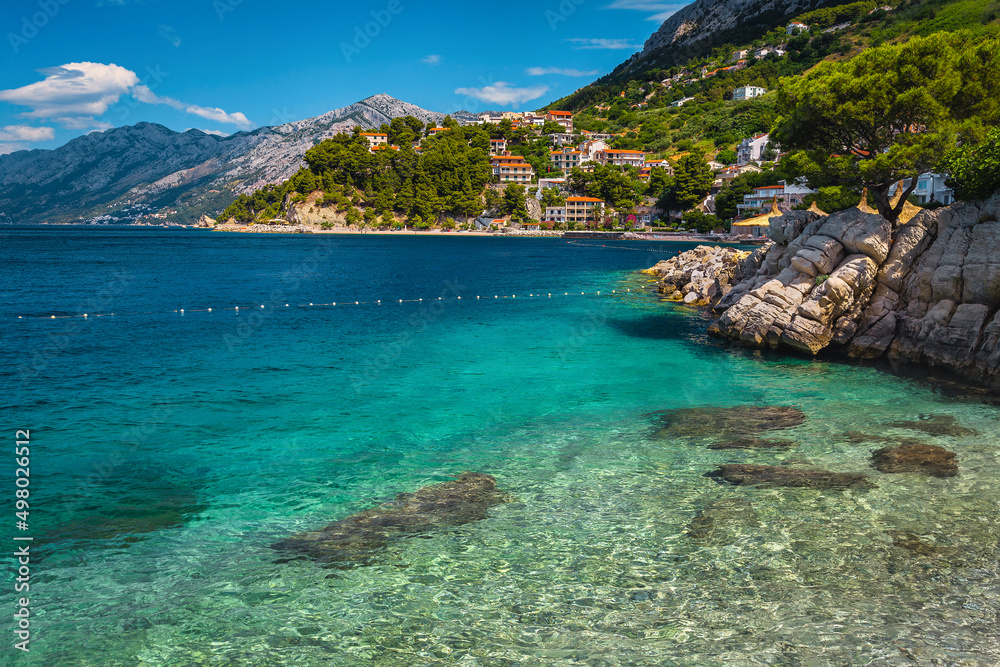 Fototapeta premium Amazing clean sea and gravelly beach in Brela, Dalmatia, Croatia
