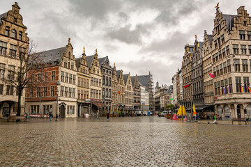 Alu-Dibond Bilder Antwerpen Old central square at Antwerp in a cloudy rainy day  © Eli Bolyarska
