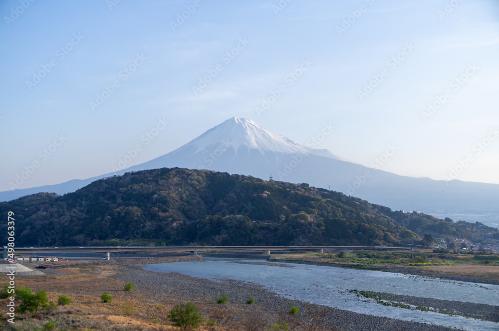 静岡県富士市富士川から見た富士山