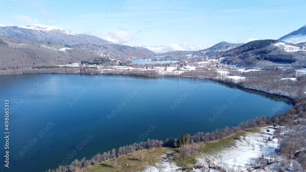 Lac  de Laffrey - Lac de Pétichet - Isère - Drone
