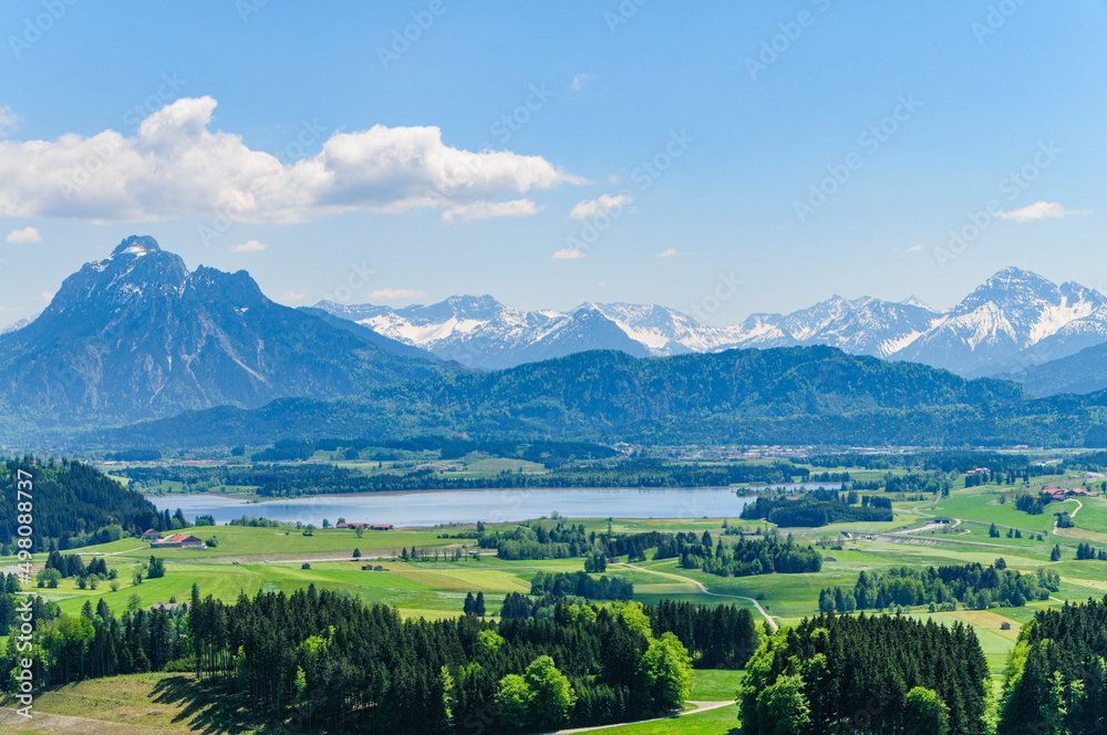 Das Alpenvorland rund um den idyllischen Hopfensee