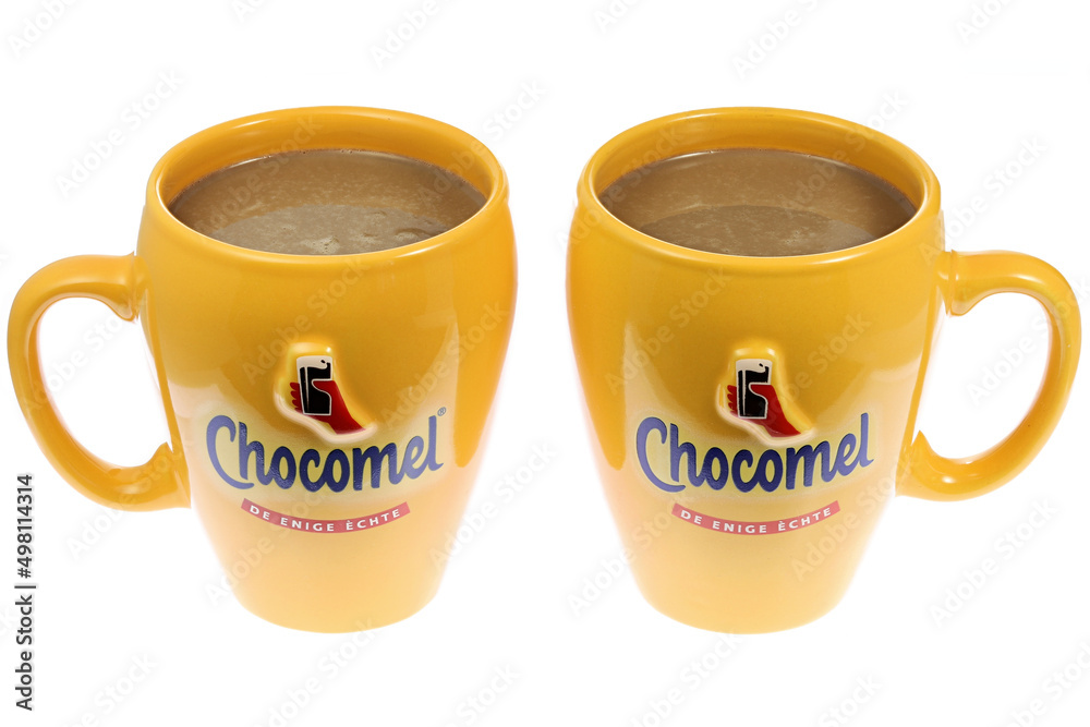 Ja buurman Veraangenamen WIEHL, GERMANY - APRIL 3, 2022: pair of Chocomel mugs with  chocolate-flavored milk isolated on white background Photos | Adobe Stock