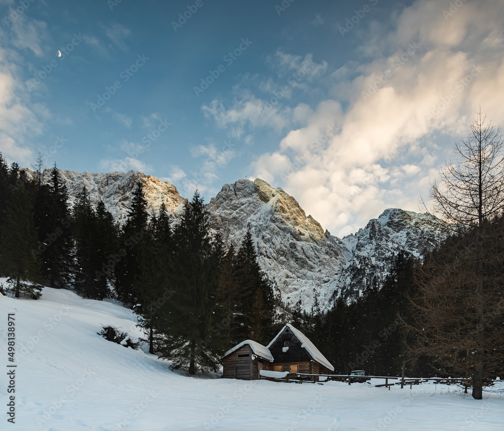 Fototapeta premium Zakopane Dolina Strążyska -Tatry Poland Widok Na Giewont 