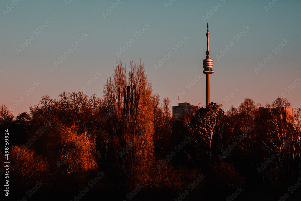 Obraz premium Sicht auf Donauturm