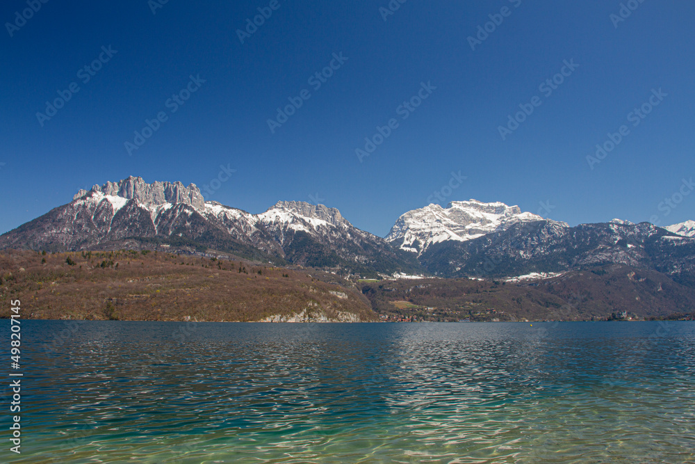 Le Lac d'Annecy, Haute-Savoie, France.
Les dents de Lanfon et le Massif de la Tournette. Le Lac d'Annecy, Haute-Savoie, France.
Les dents de Lanfon et le Massif de la Tournette.