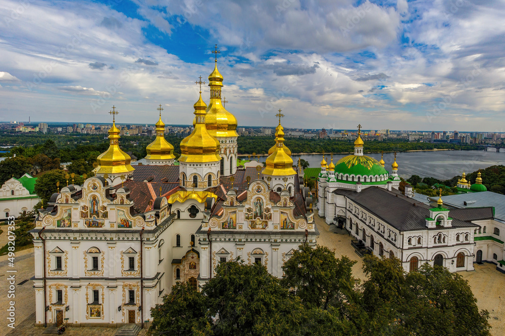 Scenic view of Cathedral of the Dormition and Refectory Church in Kyiv Pechersk Lavra monastery, Kyiv, Ukraine
